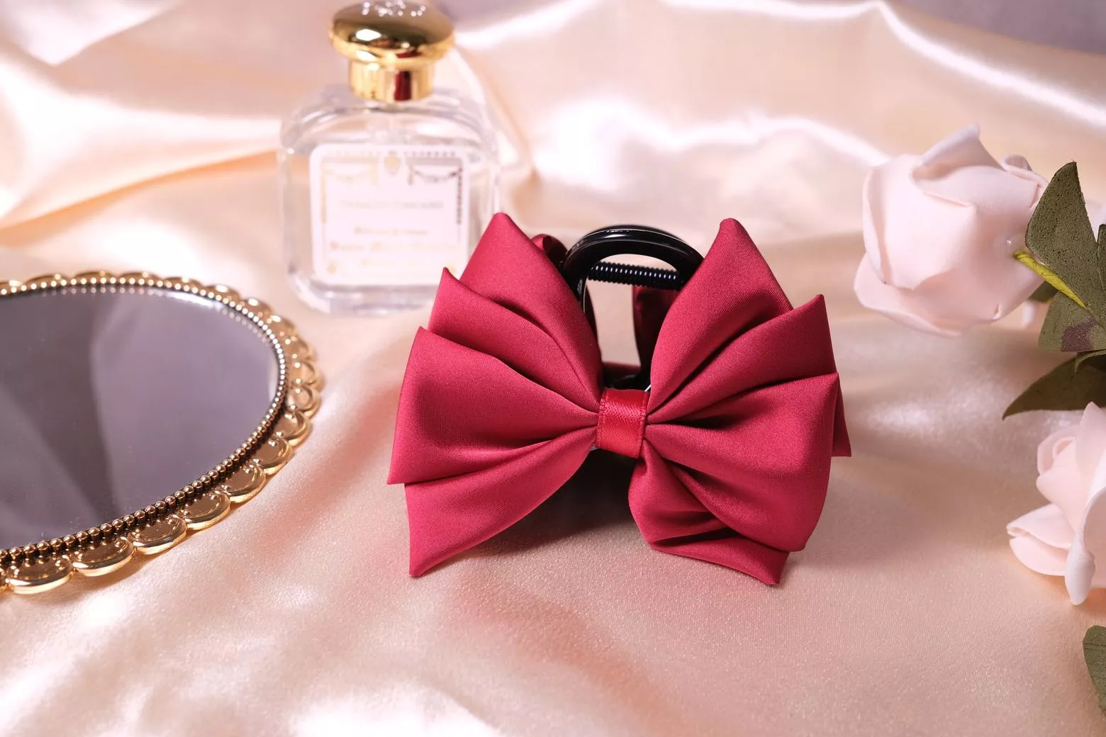 〔紅絲絨蛋糕〕緞光蝴蝶結抓夾
