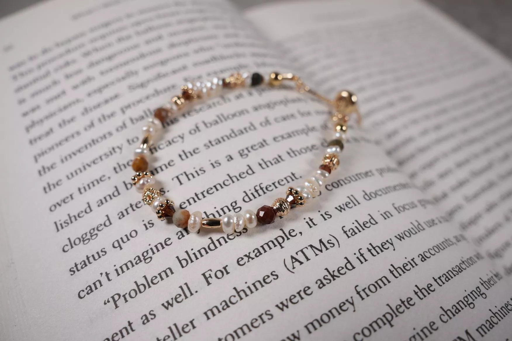 【秋楓】迷你珍珠伸縮手鍊