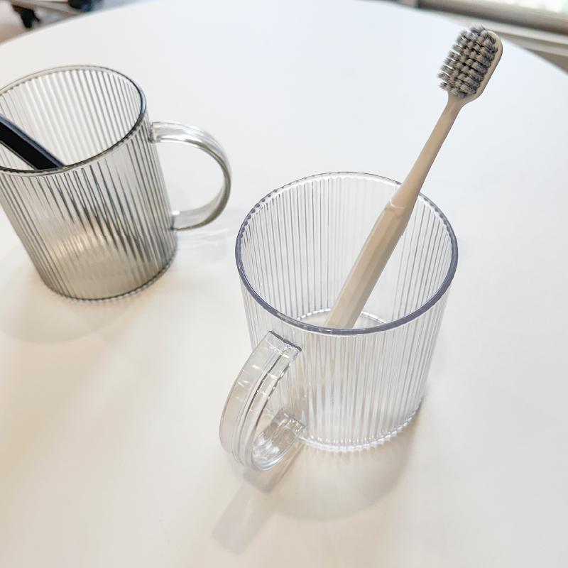 條紋漱口杯