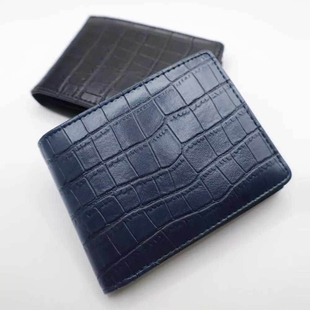 工藝感壓紋雙折短夾皮7A1