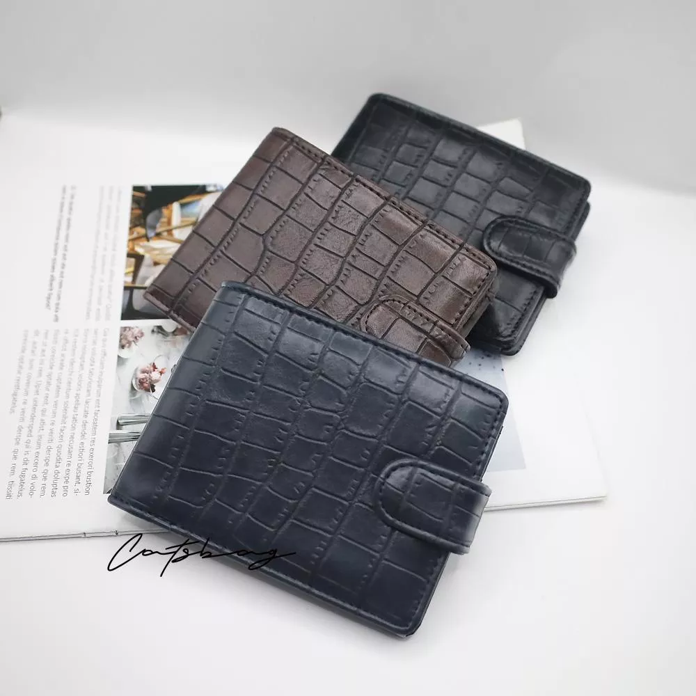 工藝感壓紋雙折背扣短夾722