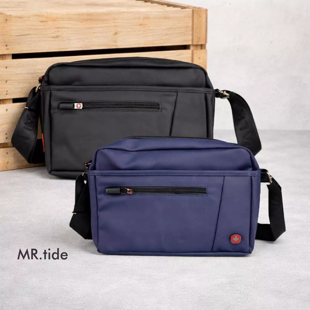 Spywalk 都會潛行防潑水PVC皮革斜背包