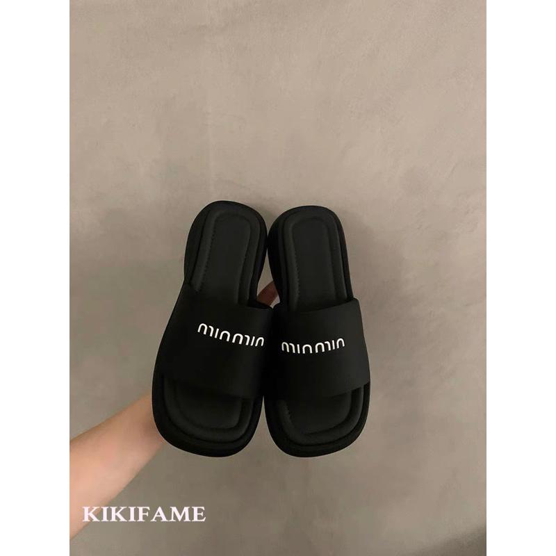 KIKIFAME🖤三款 質感水鑽字母百搭厚底拖鞋  涼拖鞋 一字拖 黑色拖鞋 厚底鞋 露趾鞋 增高鞋 字母拖鞋 涼鞋