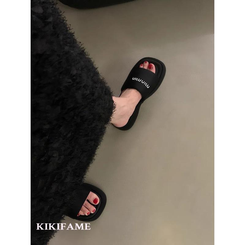 KIKIFAME🖤三款 質感水鑽字母百搭厚底拖鞋  涼拖鞋 一字拖 黑色拖鞋 厚底鞋 露趾鞋 增高鞋 字母拖鞋 涼鞋