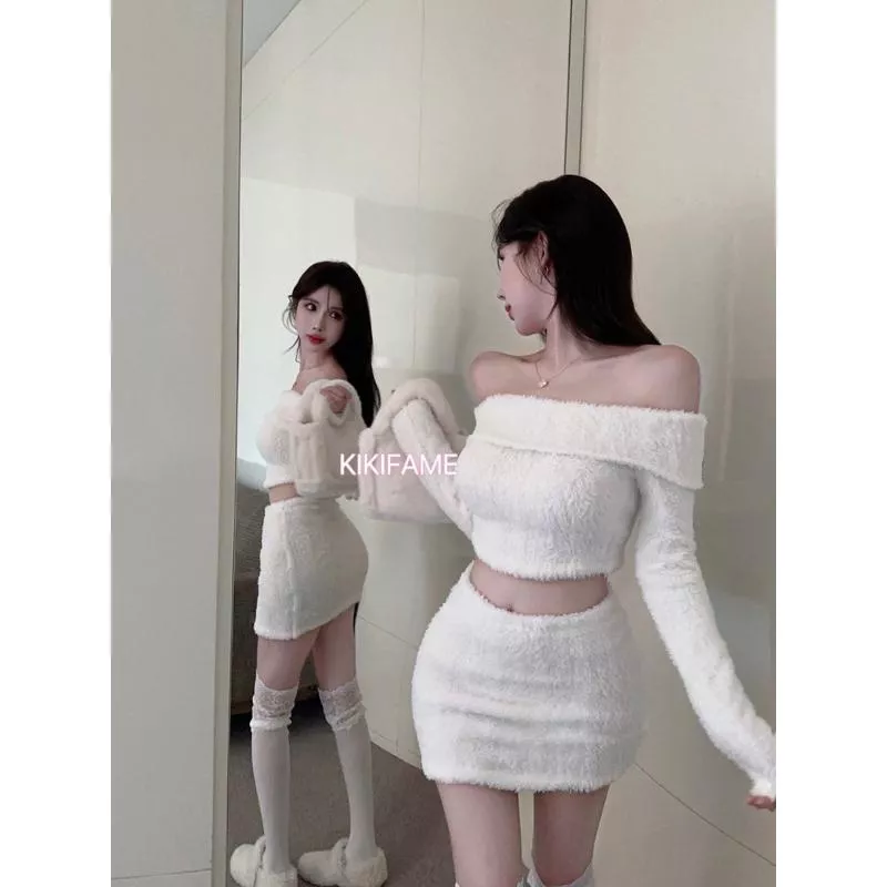 KIKIFAME💫純欲翻領露肩毛絨上衣+短裙套裝 兩件套 性感套裝 一字領上衣 針織上衣 包臀裙 白色套裝 毛毛上衣