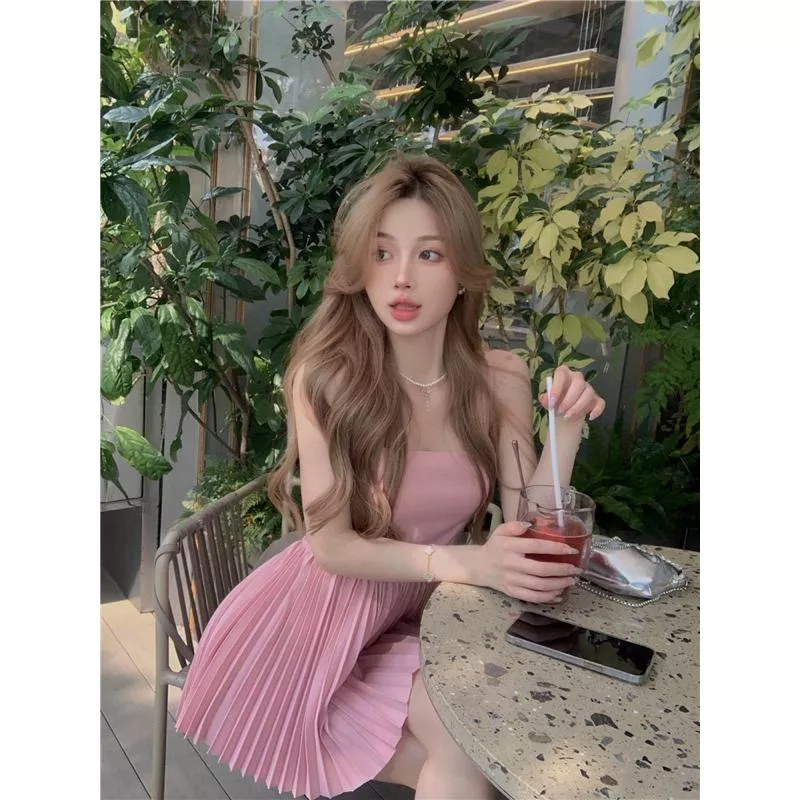 💗KIKIFAME 純欲草莓粉露腰百褶洋裝 鏤空洋裝 吊帶洋裝 百褶連身裙粉色洋裝 露腰洋裝 性感 A字洋裝 連身裙