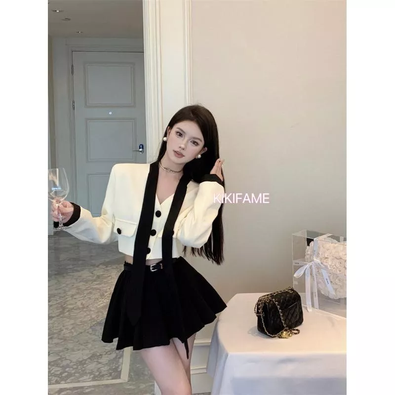 💗美 Zona千金小香風排扣繫帶上衣 黑色百褶褲裙 小香風套裝 短裙套裝 兩件套 名媛套裝 V領上衣 小香風上衣 百褶裙