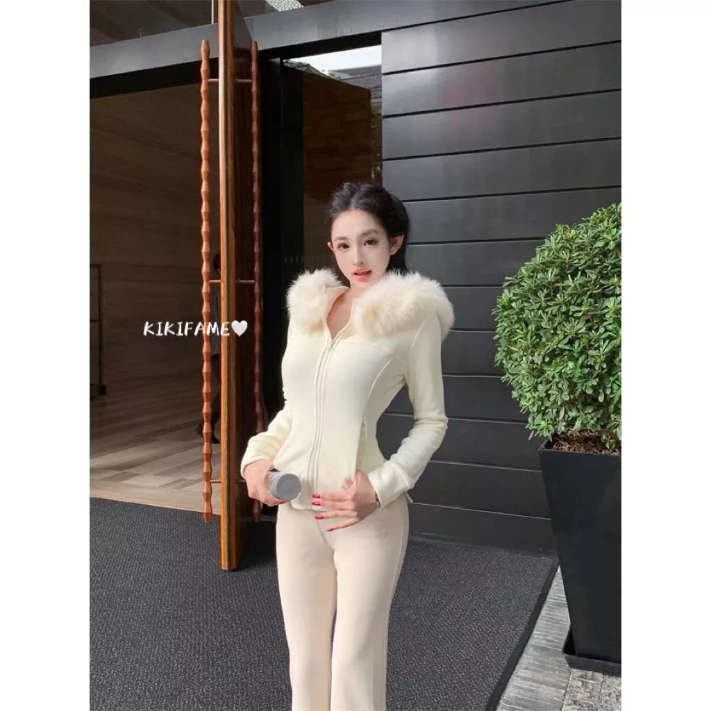 【𝐊𝐈𝐊𝐈𝐅𝐀𝐌𝐄】⛄𝒟𝓇𝑒𝒶𝓂北國雪芙🫧奢貴毛毛領連帽外套 V字腰微喇長褲 毛領外套 合身外套 喇叭褲 休閒褲 兩件套