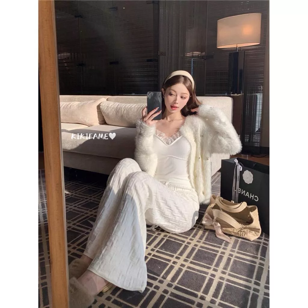【𝐊𝐈𝐊𝐈𝐅𝐀𝐌𝐄】💍ℬ𝓁𝒾𝓃𝑔💫精緻姐姐滿天星釘珠毛衣外套 蕾絲背心 壓紋白色長褲 三件套 毛毛外套 休閒長褲 套裝