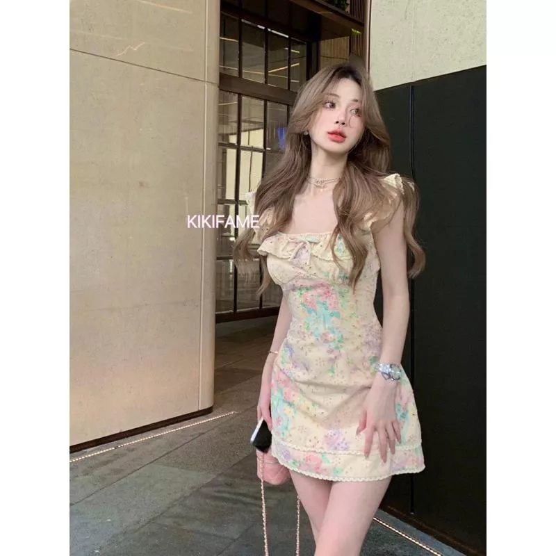 現貨🔗【𝐊𝐈𝐊𝐈𝐅𝐀𝐌𝐄】 🌸Diane小仙女方領飛袖碎花洋裝 無袖洋裝 碎花連身裙 A字洋裝 收腰洋裝 渡假洋裝 生日