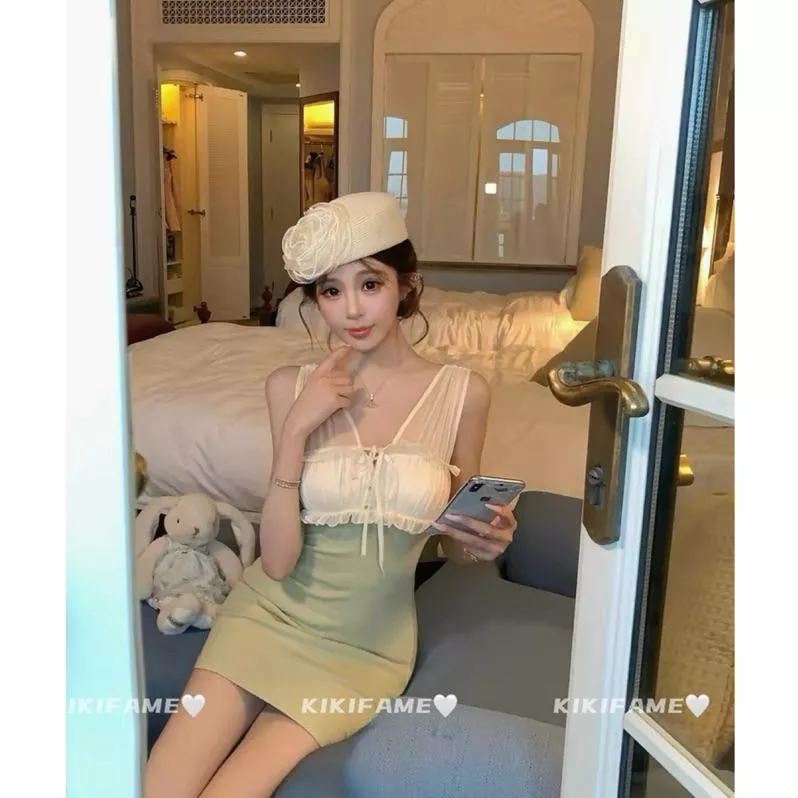 【𝐊𝐈𝐊𝐈𝐅𝐀𝐌𝐄】青霧奶芙🧚🏻‍♀️🤍🤍～小香風木耳邊繫帶V領洋裝 包臀洋裝 撞色洋裝 拼接連身裙 無袖洋裝 背心裙