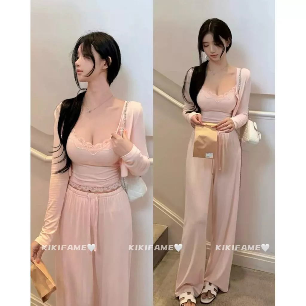 【𝐊𝐈𝐊𝐈𝐅𝐀𝐌𝐄】𝒮𝓌𝑒𝑒𝓉.🍧🎀🫧鬆弛甜妹～奶昔粉蕾絲拼接背心+開衫+長褲套裝 蕾絲背心 防曬外套 粉色長褲 三件套