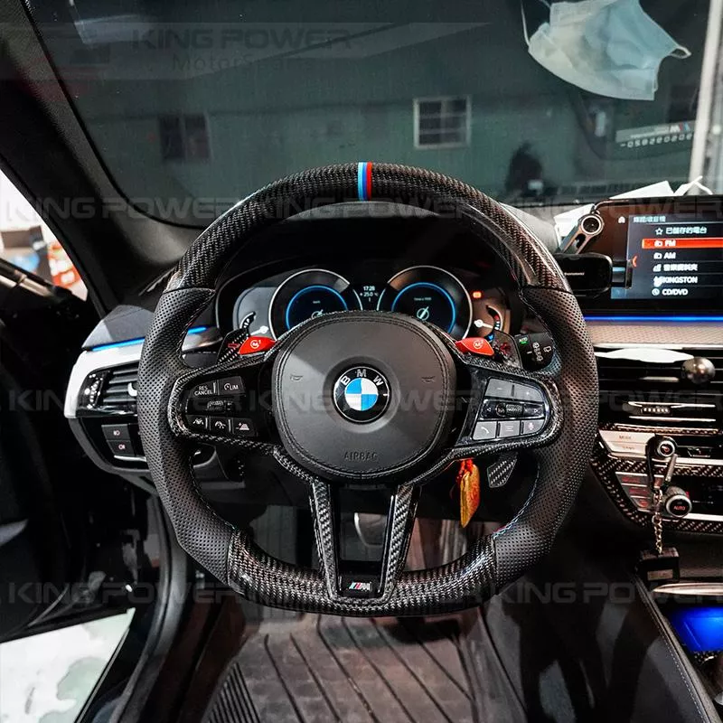 KP擎利國際 BMW 新款 G世代 碳纖維方向盤(不含氣囊) 三色定位圈 左右透氣皮 丁字褲 實體店面 預約安裝 KP擎利國際 BMW 新款 G世代 碳纖維方向盤(不含氣囊) 三色定位圈 左右透氣皮 丁字褲 實體店面 預約安裝