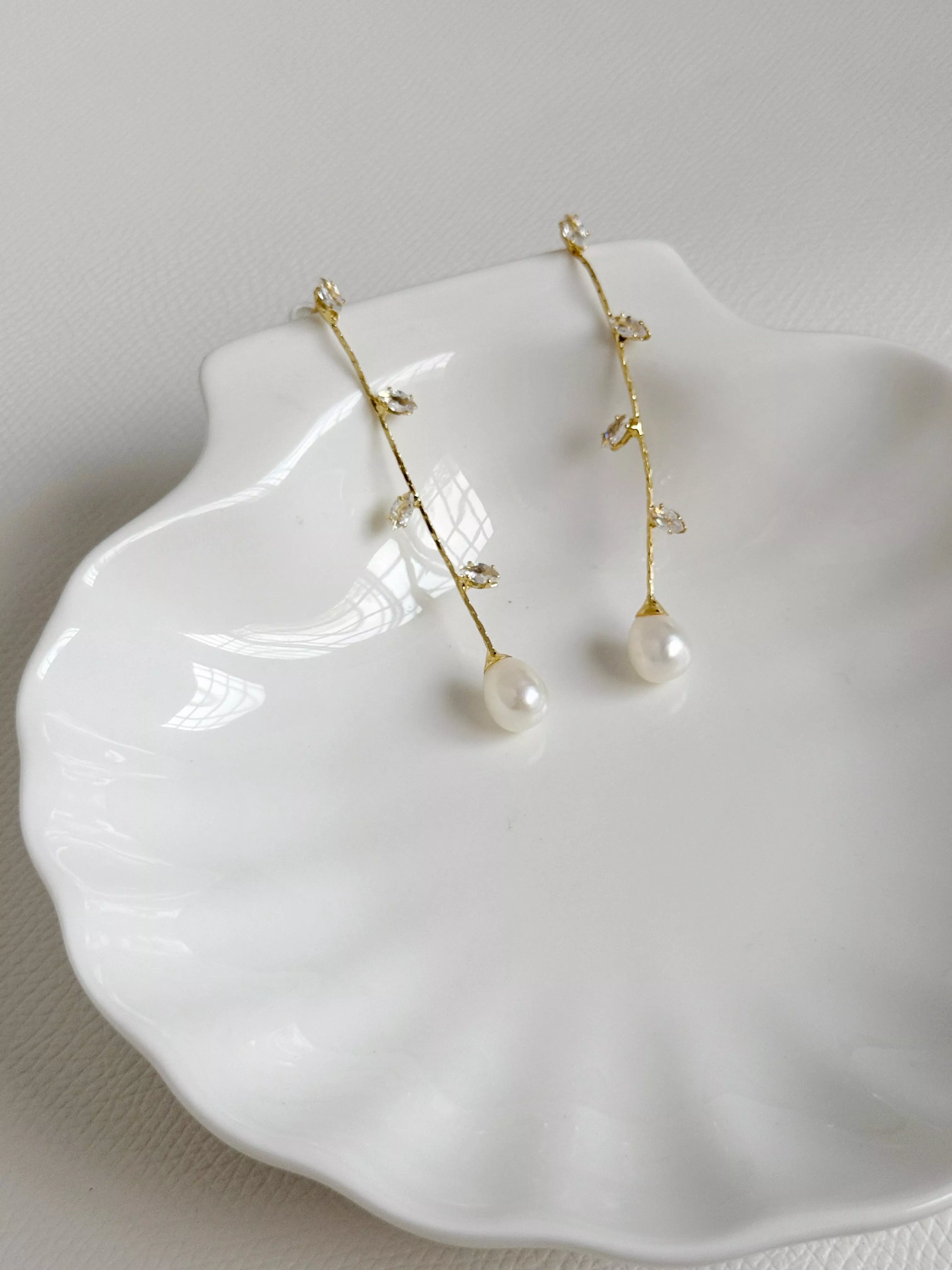 ｜柳影流光・淡水珍珠耳環｜