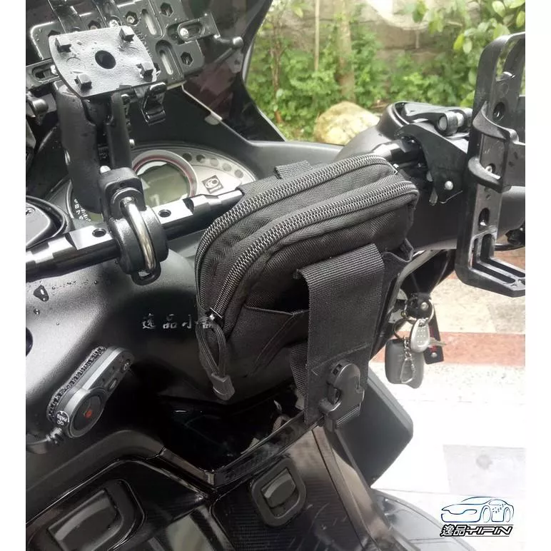 【逸品汽車百貨】摩托車橫桿包 置物包 機車 重機 大羊 腰包 TMAX SMAX KXCT MAXSYM 刺激400