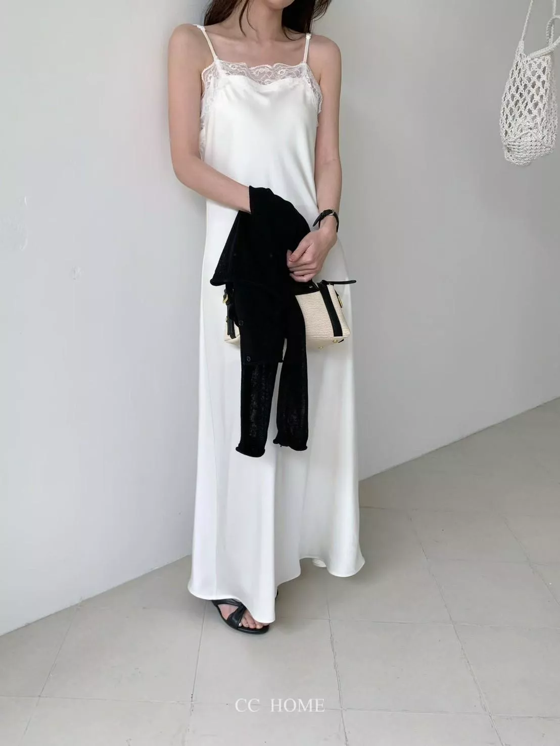 蕾絲花邊吊帶洋裝