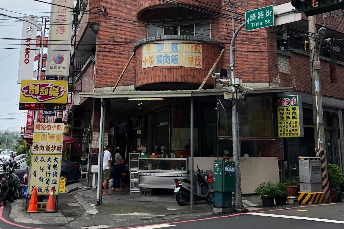 【爌肉飯】鐵路街小吃店 內新30年老店 傳統古早味飯攤(不含空運費)