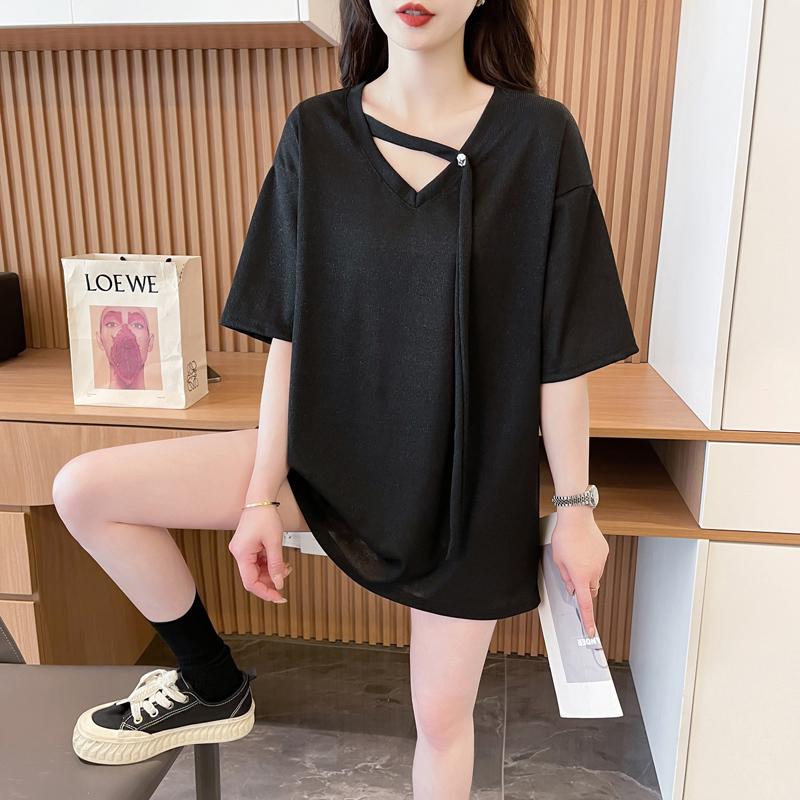實拍原版品質大碼設計感簡約小眾V領短袖t 2色 M-4XL