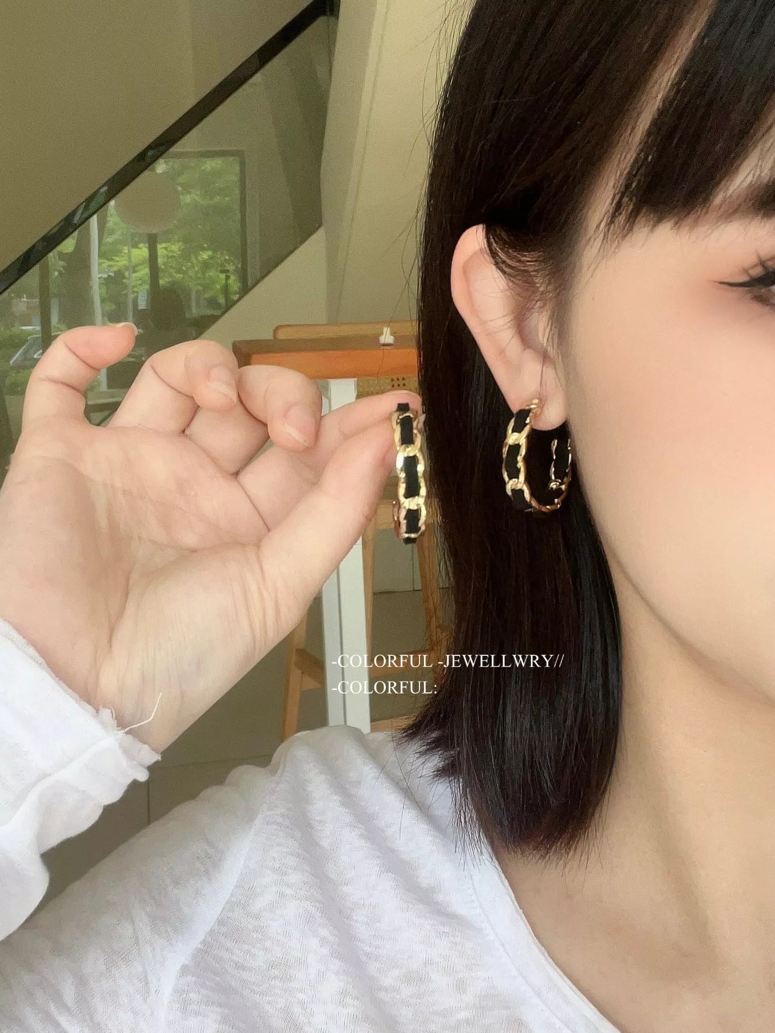 ✨低調中的小高調|黑色圓圈配金耳環 ✨低調中的小高調|黑色圓圈配金耳環