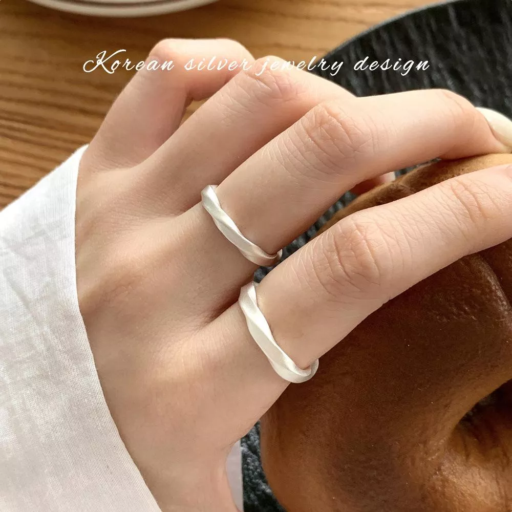 s999純銀莫比烏斯環戒指磨砂簡約情侶對戒開口可調節