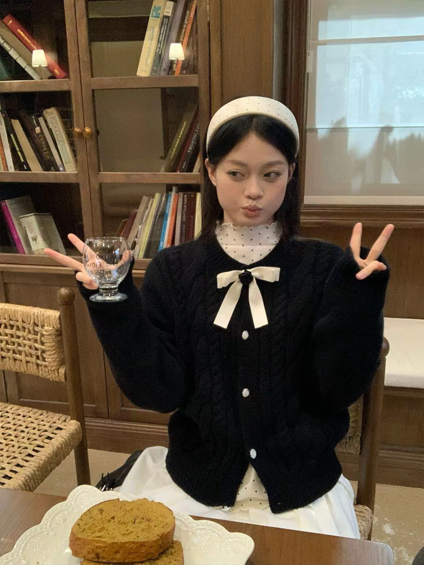 黑色蝴蝶結圓領麻花針織開襟衫外套小香風上衣