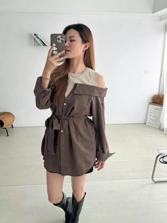 小性感~拼接挖肩腰帶短洋