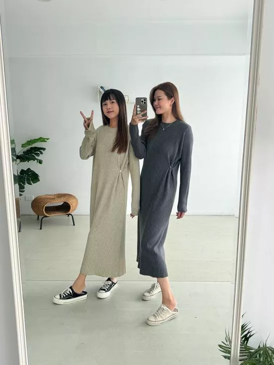 側釦坑條針織長洋