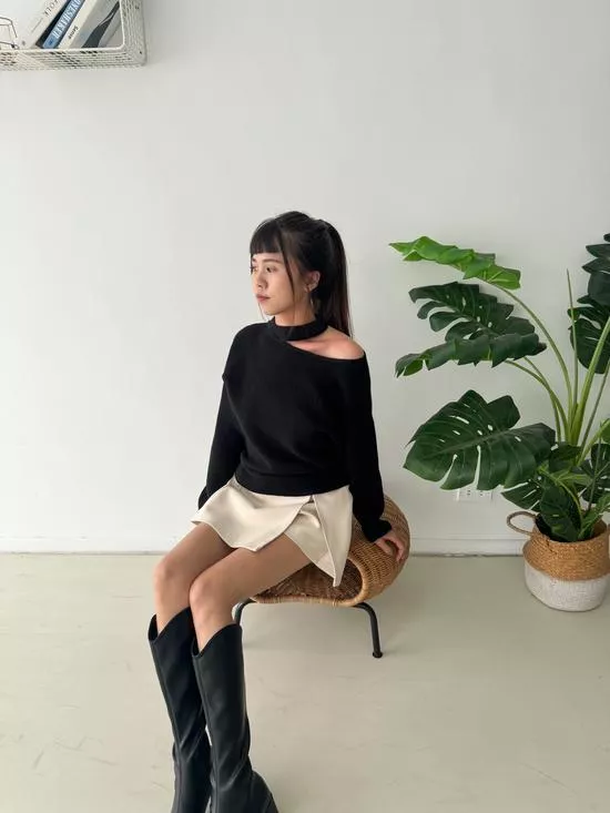 美翻!!!露肩鬆餅格紋毛衣