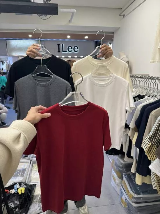 版型超優秀的基本款素T