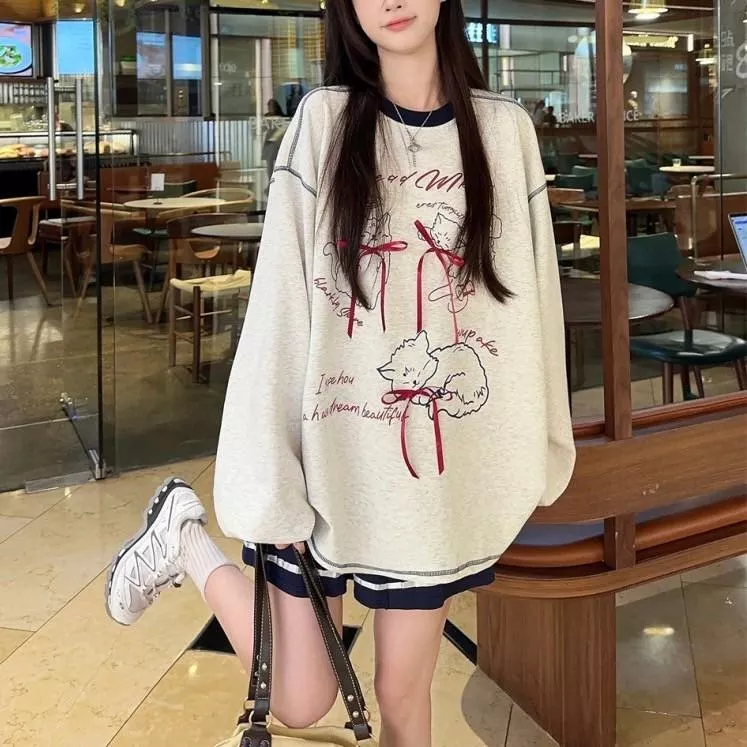 蝴蝶結小貓