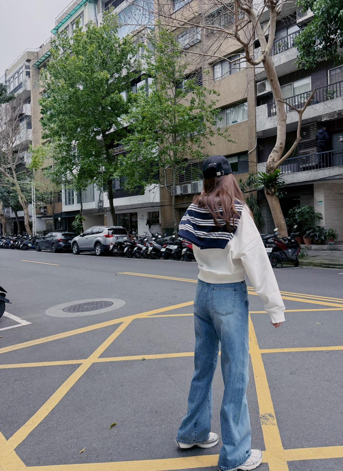 顯瘦小彎刀牛仔褲