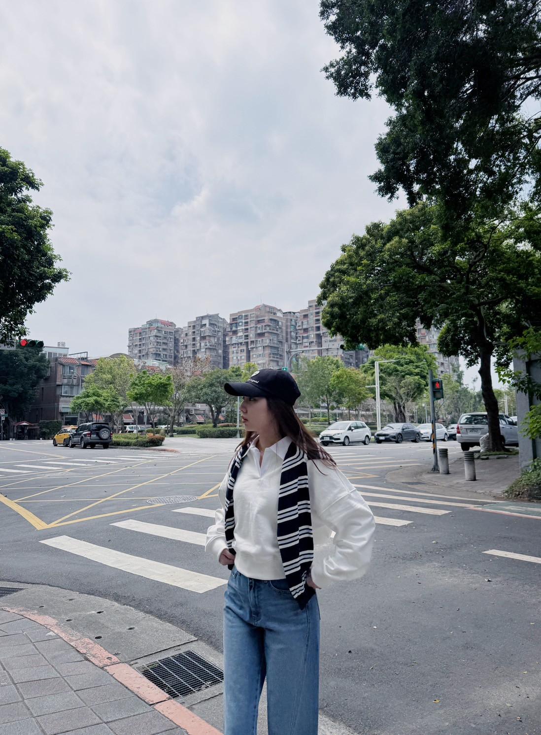 顯瘦小彎刀牛仔褲