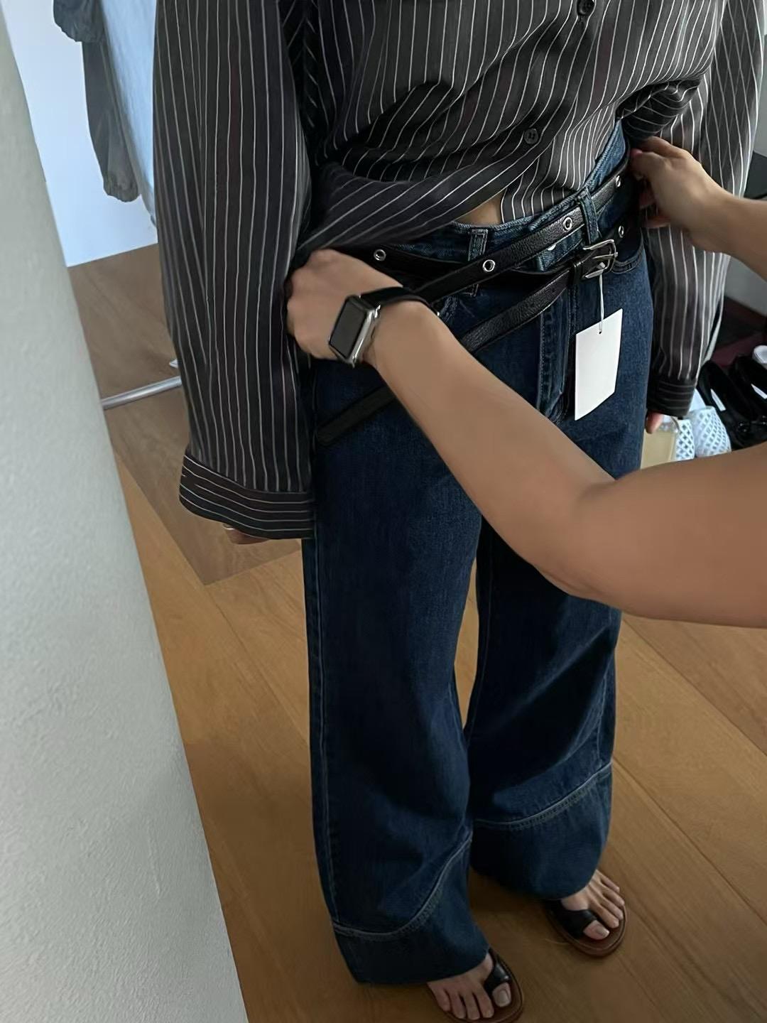 深藍反摺拼接牛仔褲