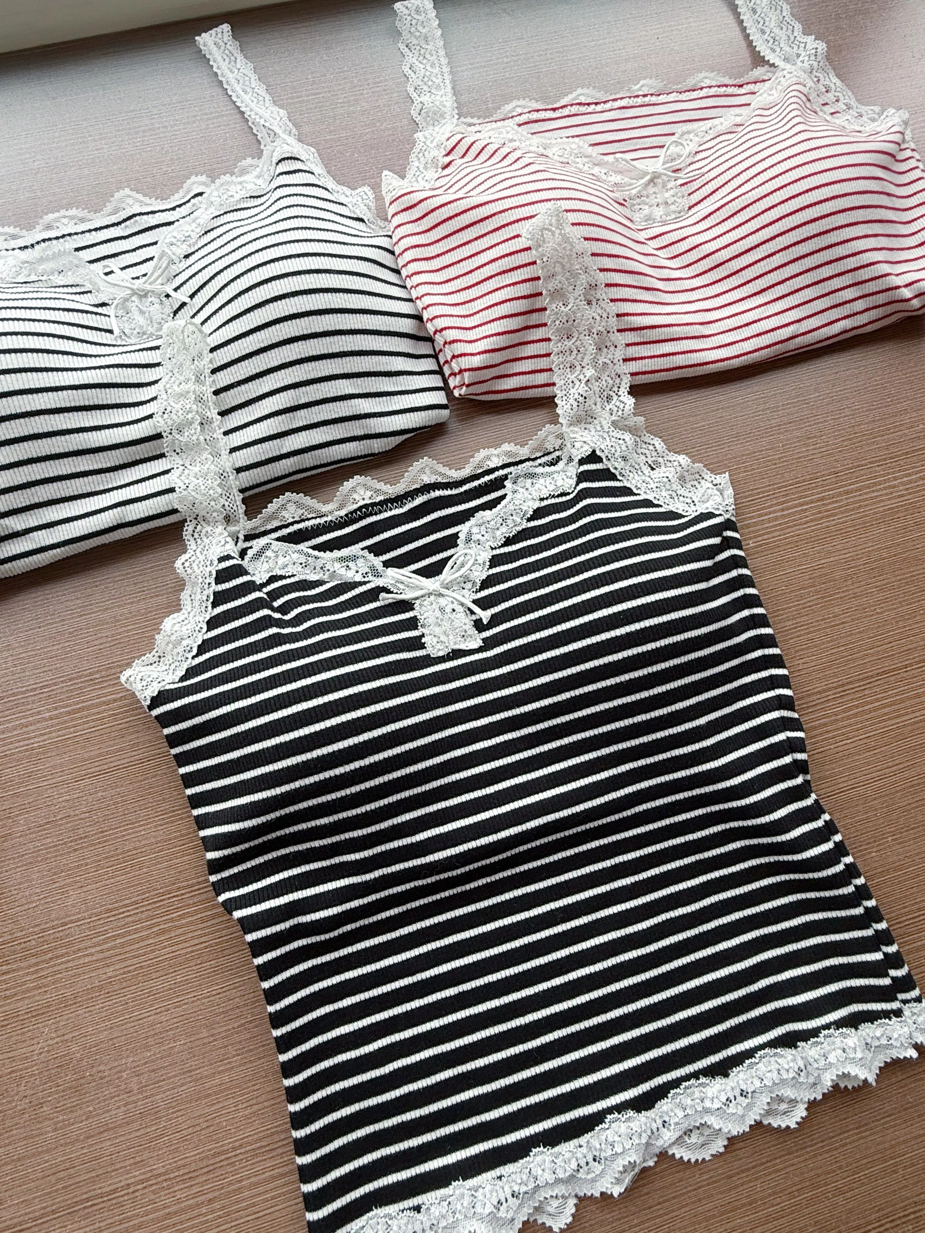 坑條蕾絲彈性BRATOP