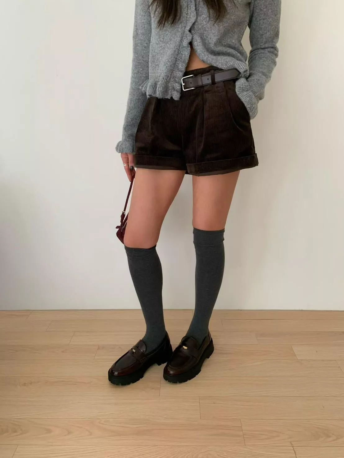 秋冬最百搭!燈心絨打褶短褲