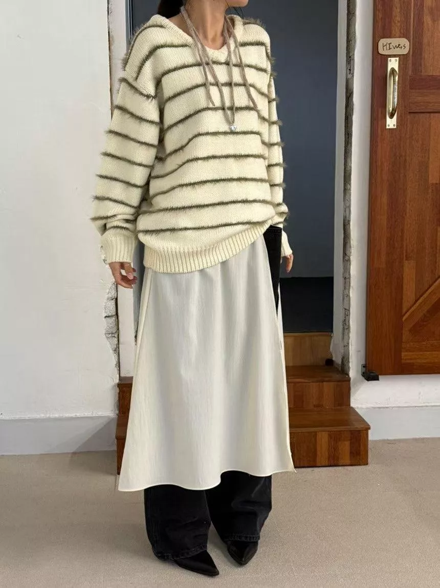 V領橫條毛毛毛衣