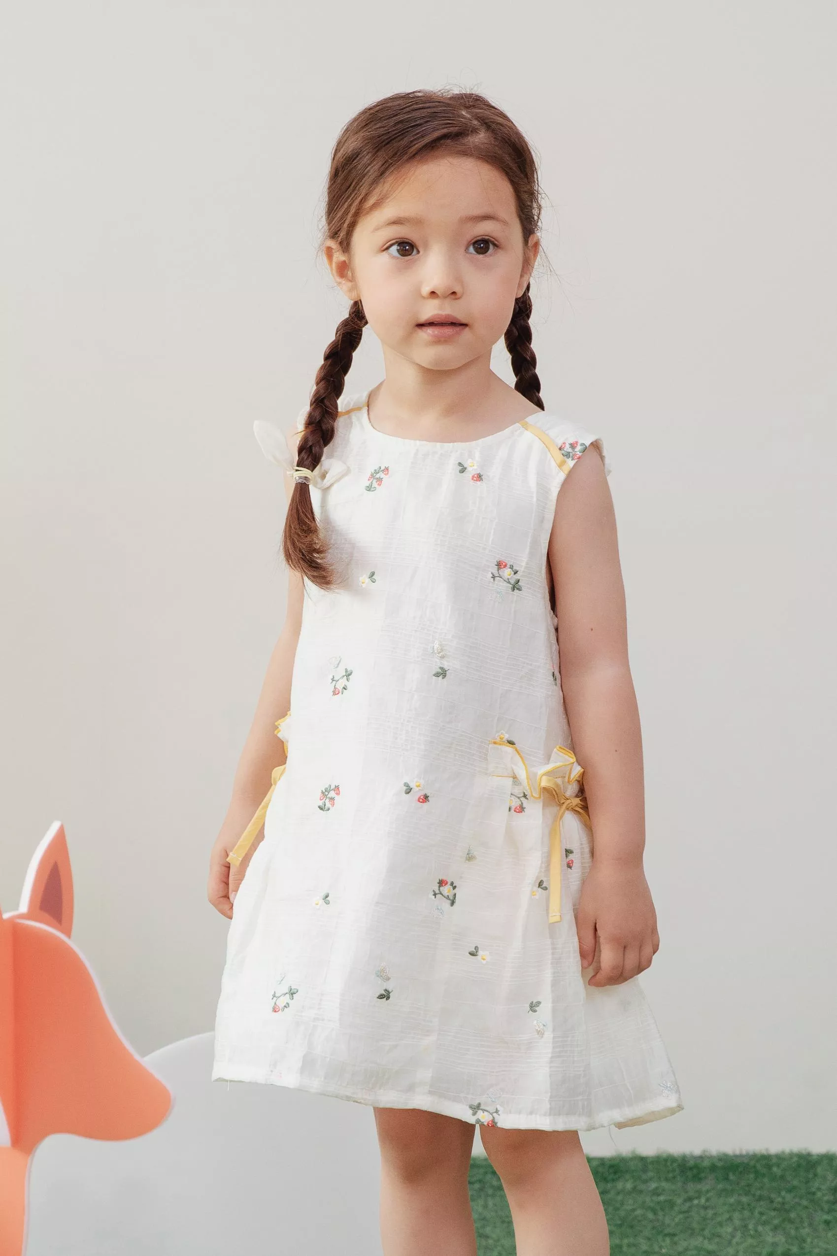 立體口袋綁帶洋裝 - 草莓花