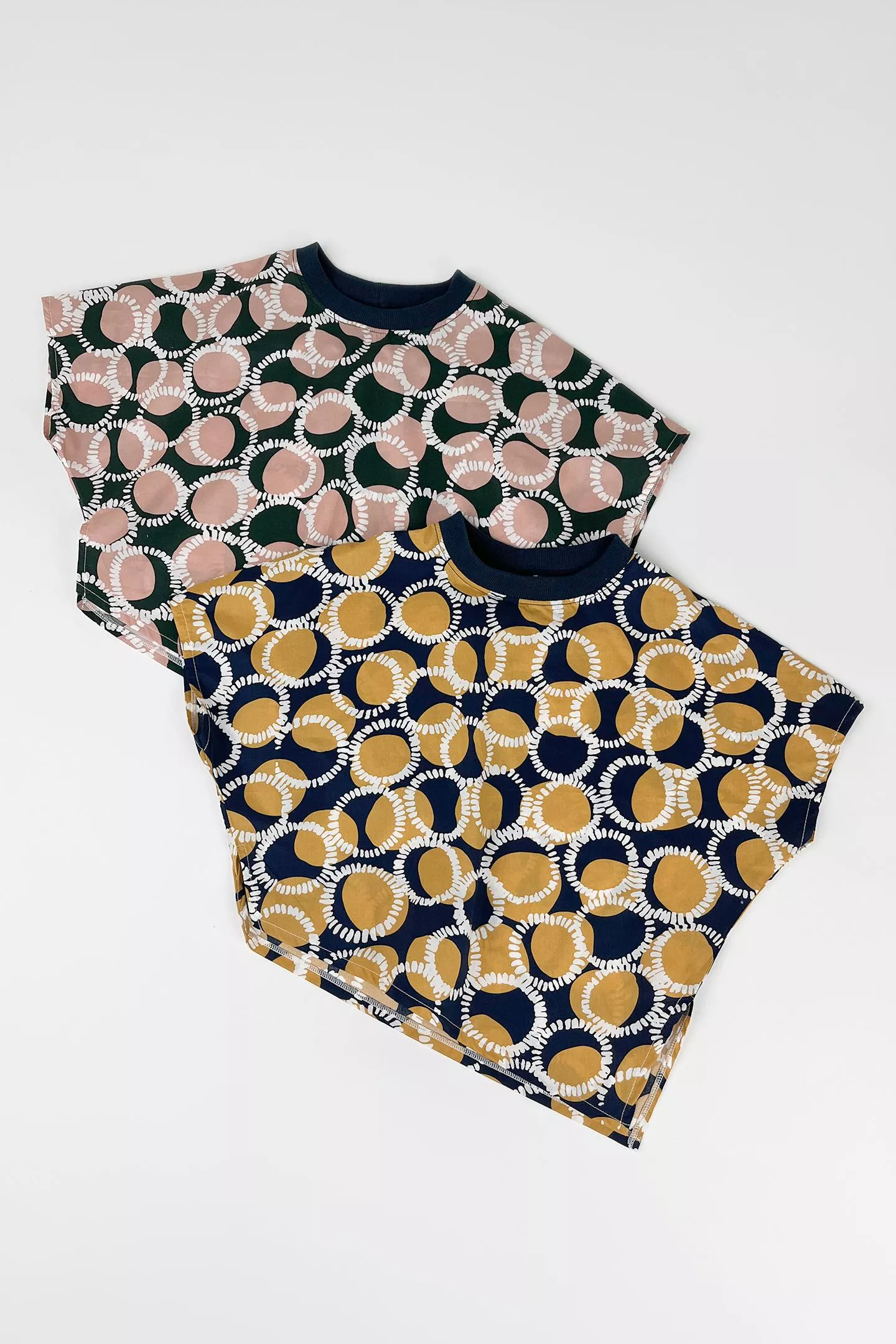 日系點點不規則上衣