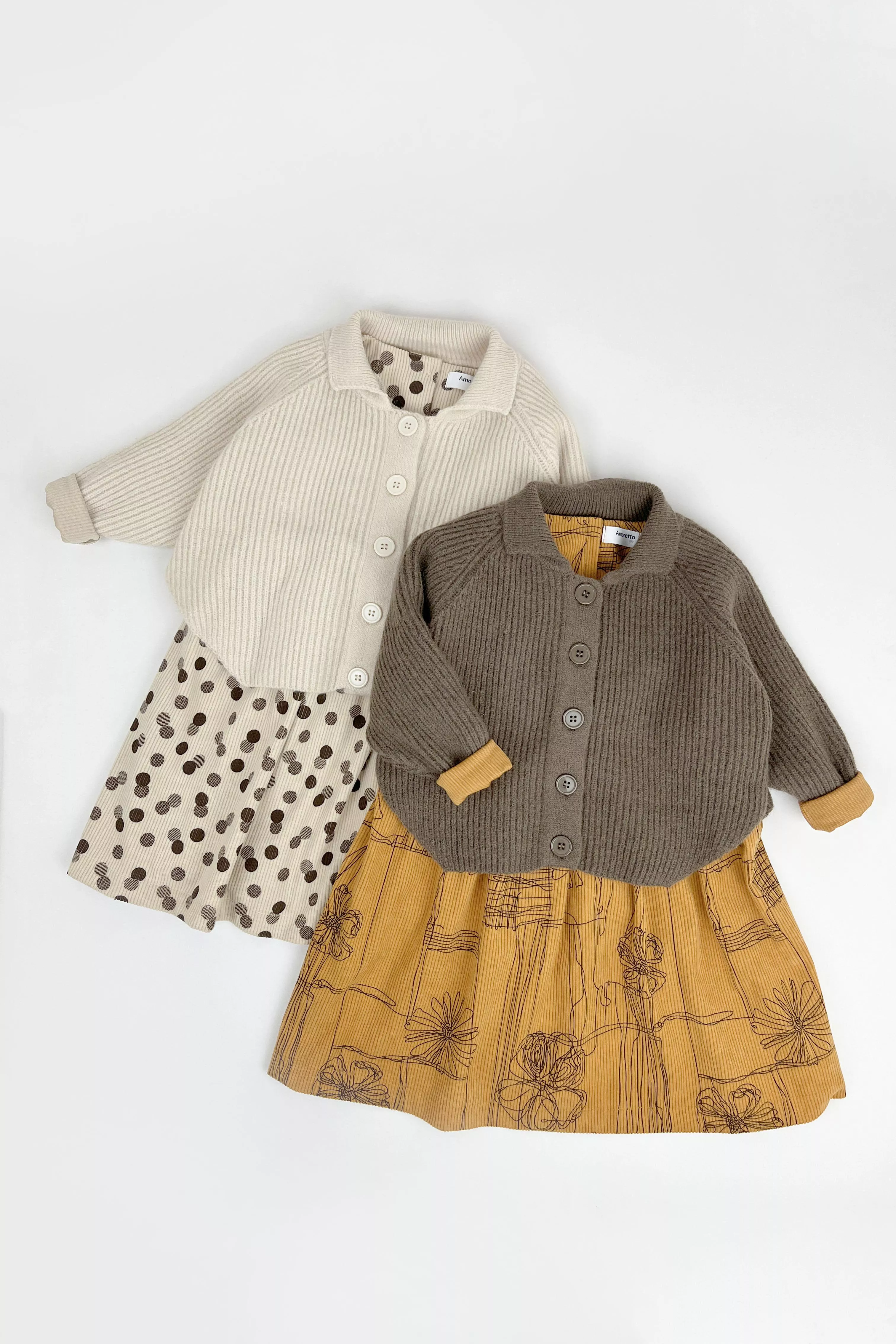 翻領開扣毛衣+燈芯絨綁繩洋裝