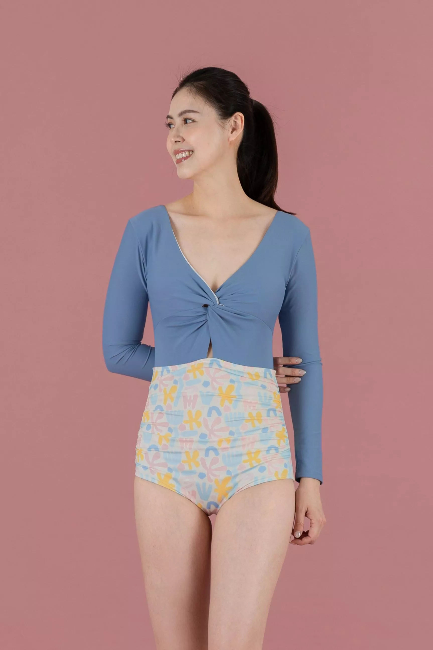 Ｖ領扭結防曬長袖泳裝 - 大人