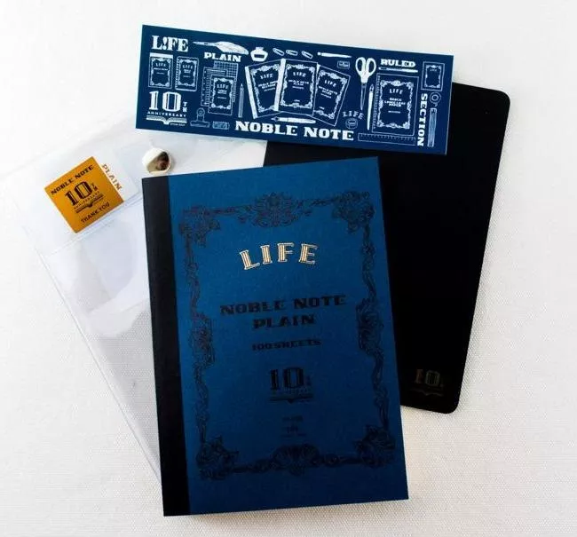 LIFE 10th限定 琉璃紺色  Noble 橫線、空白 A6筆記本，附透明收納袋 ( ZE )