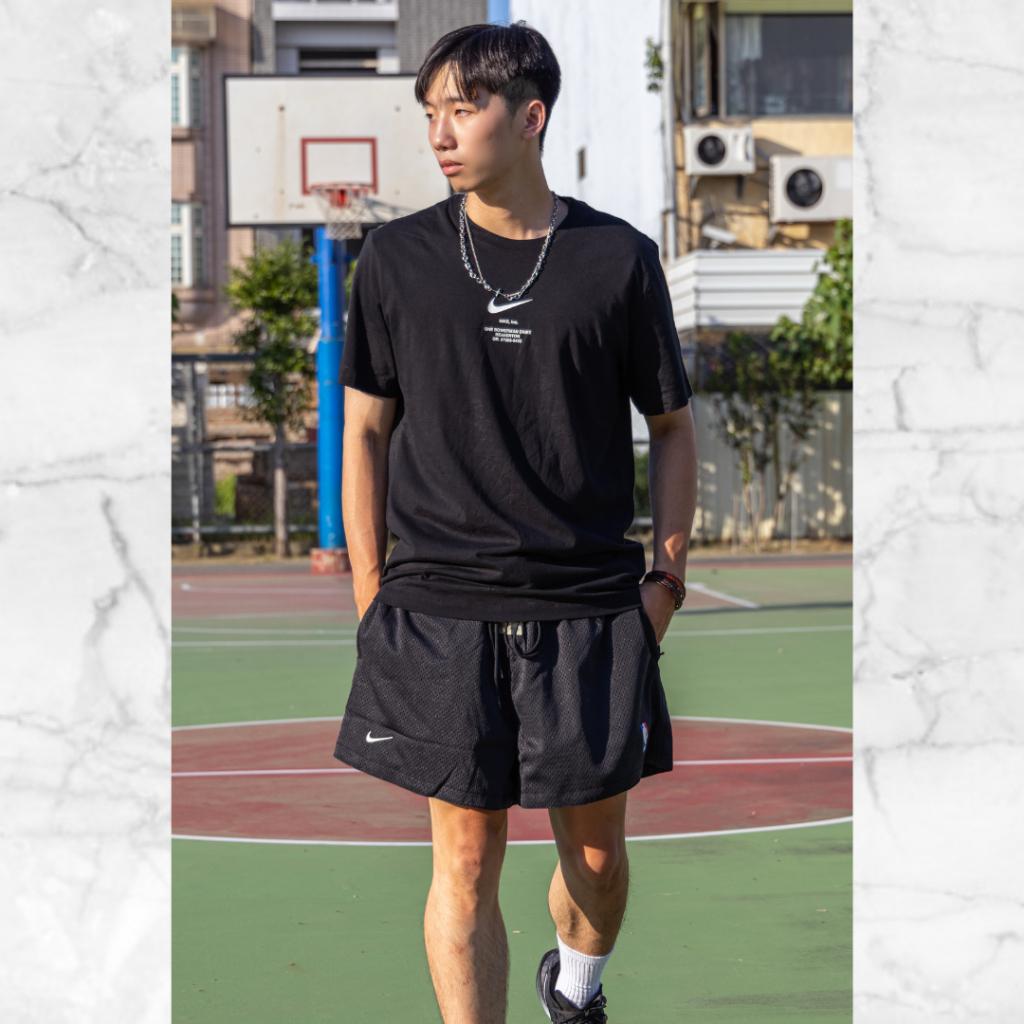 『老皮衣櫥』Nike NSW Swoosh Tee 背後大Logo文字標語短袖T恤 DZ2882-010
