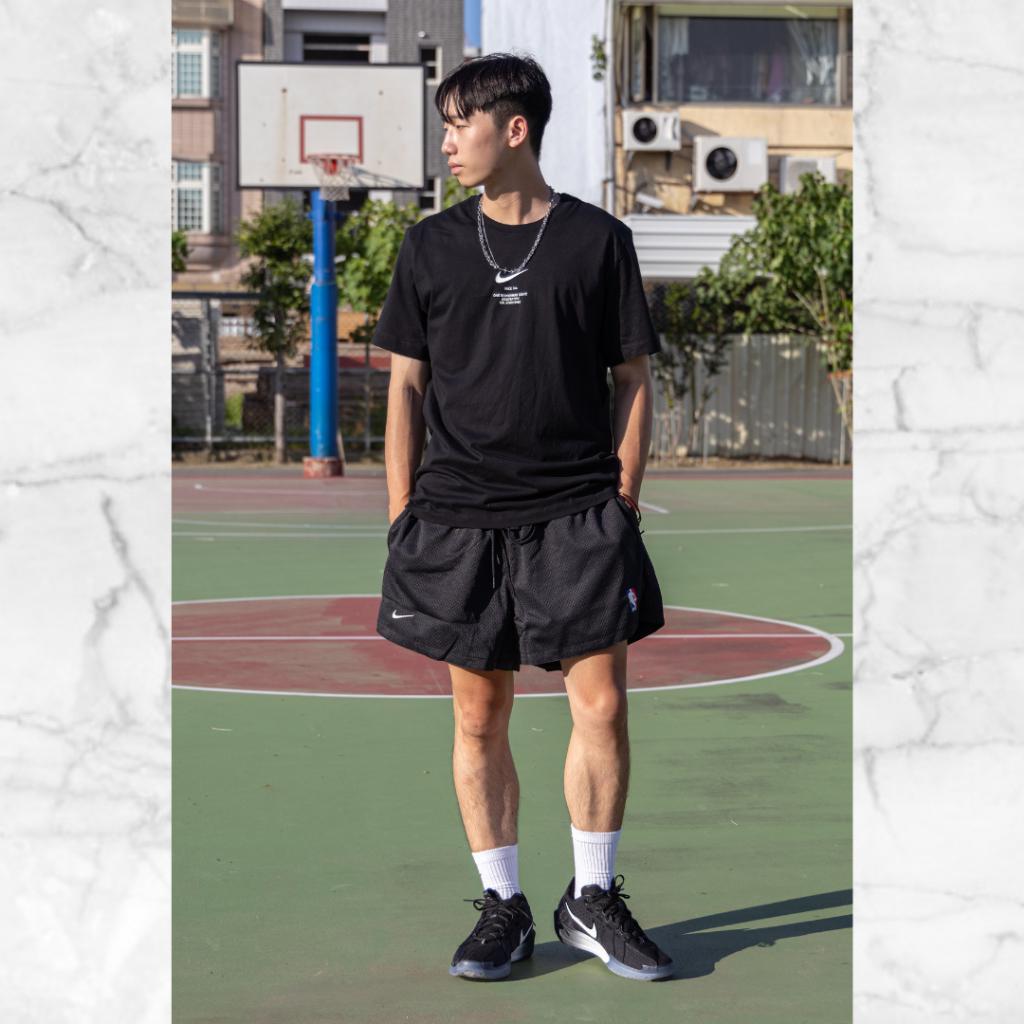 『老皮衣櫥』Nike NSW Swoosh Tee 背後大Logo文字標語短袖T恤 DZ2882-010