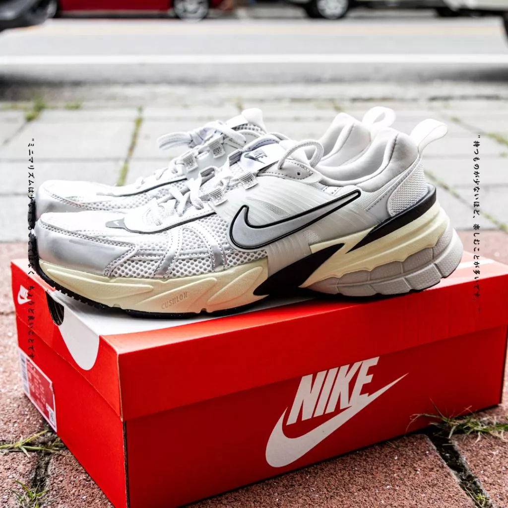 『老皮衣櫥』台灣公司貨 Nike V2K Run 復古跑鞋 奶油白 全黑 男 HJ4497-001 HJ4497-100