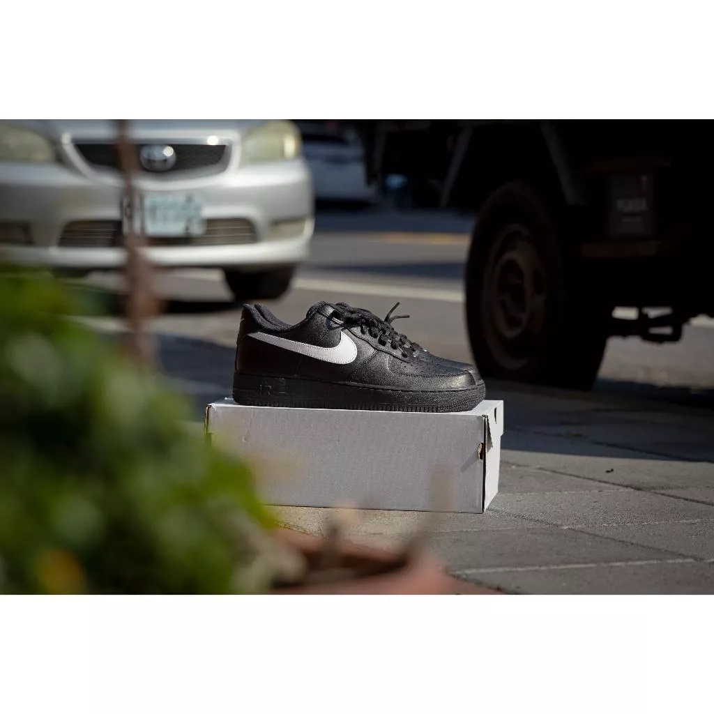 『老皮衣櫥』台灣公司貨 Nike Air Force 1 '07 黑底白勾 小AMBUSH 男鞋 FZ0627-010