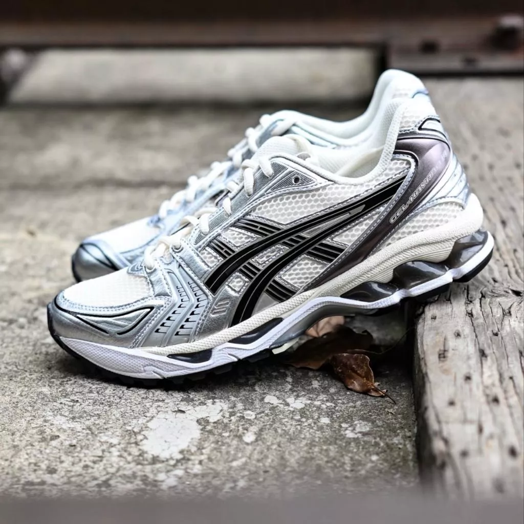 『老皮衣櫥』Asics Gel-Kayano 14 跑步鞋 男女 奶油銀黑 1201A019-108