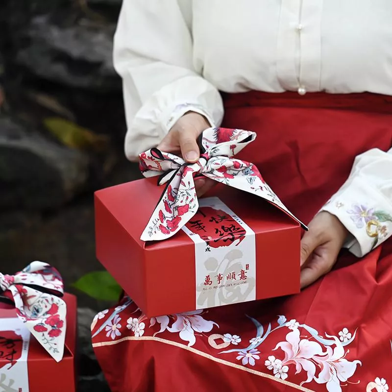 [JS文創] 新年手提盒 新年包裝盒 新年餅乾盒 新年禮盒 蛇年包裝盒 絲巾包裝盒