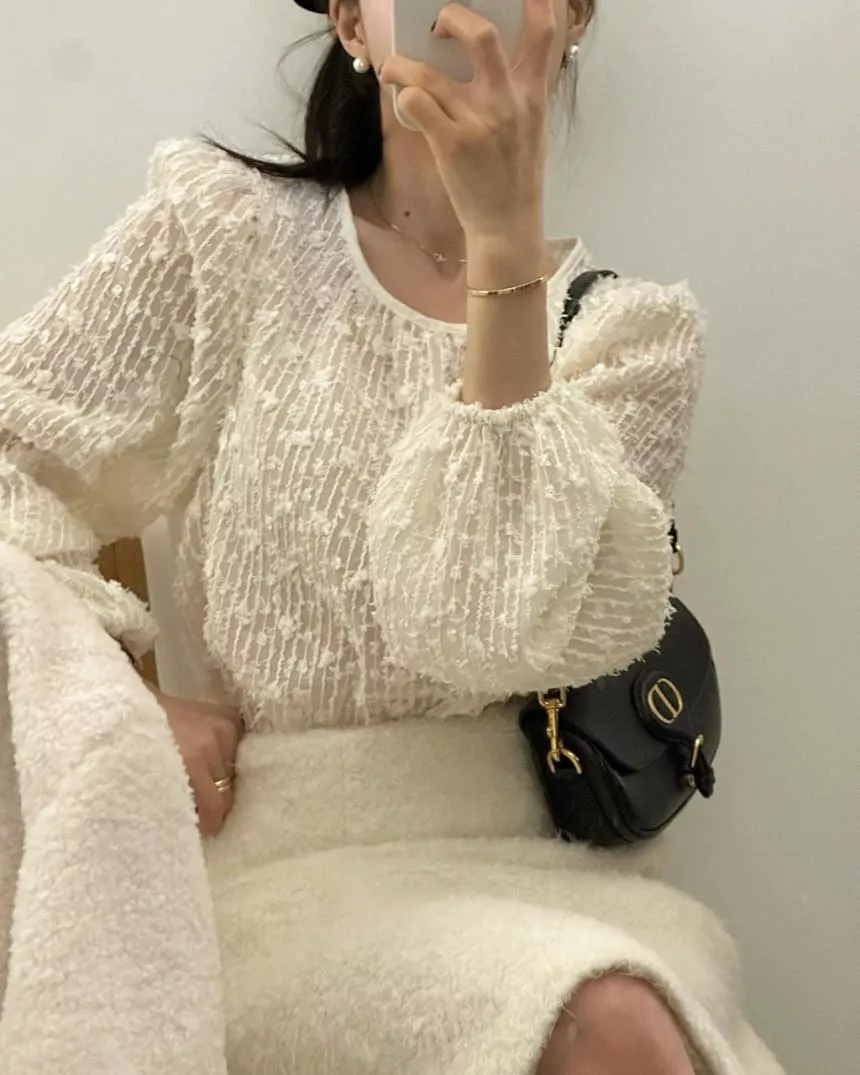 氣質溫柔圓領蕾絲衫