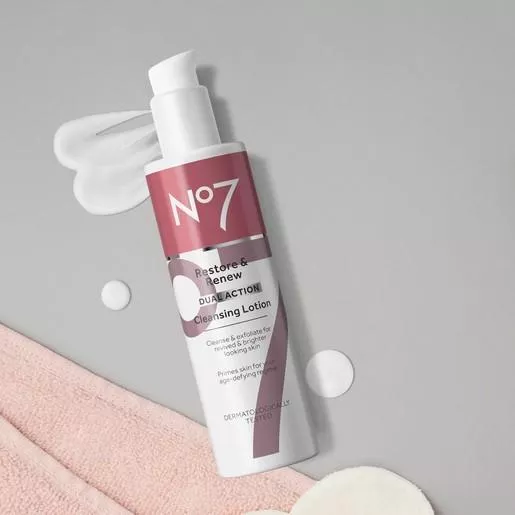【英國】No7｜煥活修護雙效潔面乳