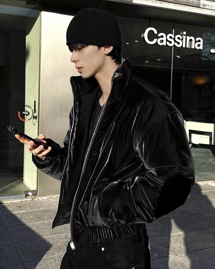 獨特光澤短款天鵝絨羽絨夾克